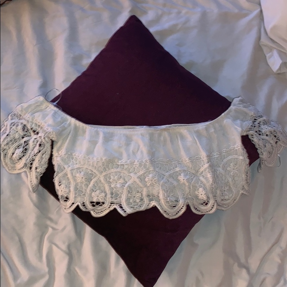 Vagabond - white crop off the shoulder